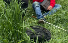 Vydával se za slepého. Chtěl po ženách pomoc s močením