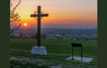 Mši povede arcibiskup Jan Graubner, zavěšeny budou Zvony smíření. Od masakru uplyne 80 let