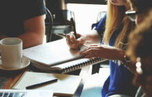 Společensky odpovědné firmy i živnostníky ocení kraj. Stále se můžete přihlásit do soutěže