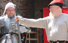 SOUTĚŽ: Kejklířský víkend na hradě Sovinci nabídne pohádky, šerm i klauny