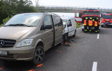 Ve Velké Bystřici se srazila dvě auta. Jeden z řidičů v nemocnici zemřel