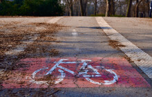 Chomoutov až v roce 2026. Vznikají nové úseky cyklostezek, jiné brzdí výkupy i CHKO