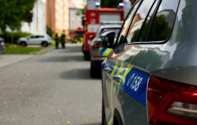 Do nemocnice ho transportoval vrtulník. Muž na Přerovsku si hrál se střelným prachem