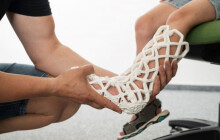 Novinka z prostějovské nemocnice. Se zlomenou nohou i k moři