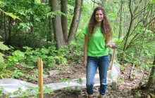 Martina Huběnková pomáhá se záchranou obojživelníků. Získá Cenu kraje?