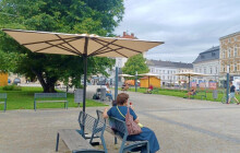 Víc stínu díky slunečníkům. Stínit budou v Prostějově