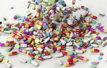 Marihuana, extáze i LSD papírky. Mladík převážel drogy ve vlaku