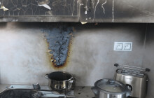 Hořela digestoř i balkón. Hasiči vyjížděli ke třem požárům během dvou dnů