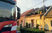 Dva požáry rodinných domů. Hořelo v Čelechovicích i v Kojetíně