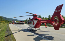 Vrtulník a uzavřená dálnice. Vážná nehoda ochromila D1