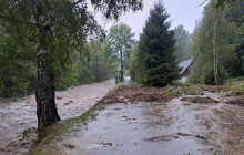 Mrtvý nalezený v Polsku byl muž z Jesenicka. Povodně mají další oběť