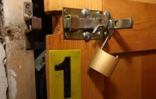 Mladíci si vydělávali prodejen pervitinu, vykrádáním sklepů a obchodů. Věci pak přeprodávali dál