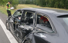 Na Mohelnické silnici se střetlo auto s náklaďákem. Řidič osobního vozu utrpěl lehké zranění