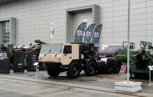 Zbrojovka Excalibur Army zprovoznila novou halu za půl miliardy