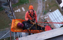 Paraglidista na stromě, dělník na lešení a muž ve studni. Hasiči si prošli akčním výcvikem