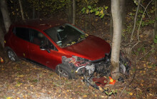 Opilý mladík za volantem nezvládl zatáčku na Olomoucku. Hrozí mu až tři roky vězení