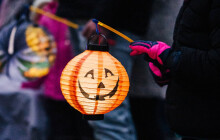 S lampiony projdou městem. Kudy povede průvod?