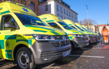 Rychlejší zásah, bezpečnější převoz. Záchranářskou flotilu obohatilo 11 nových vozů