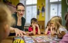 Děti v Chomoutově se vrátily do moderní školky. Nabízí víc místa i úsporný provoz