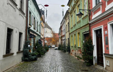 FOTO: Šemberka už se chystá. Děti postupně zdobí Ježíškovu alej