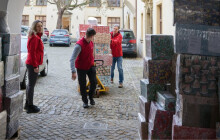 Už sedmnáct let pomoci. Vánoční balíčky z Olomouce míří na Ukrajinu