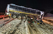 Sníh a nehody. Hasiči jich napočítali už osm