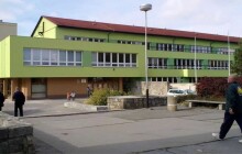 Střechy pěti přerovských škol budou osazeny solárními panely, uspoří náklady