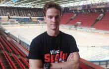 Mora našla dočasnou náhradu mezi tři tyče. Přichází brankář se zkušeností z KHL