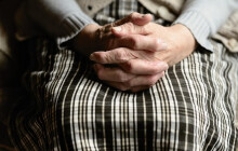 Důstojně až do konce. Mobilní hospic v Olomouci pomáhá umírat doma