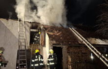 Hasiči zasahovali u požáru dvou objektů