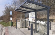 Děti chodí do školy po krajnici. Droždín řeší nebezpečnou zatáčku