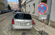 Botičky i odtahy kvůli špatnému parkování. Strážníci kárají řidiče