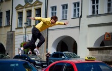 FOTO: Akčňák z Olomouce jde do kin. Zahrál si v něm i Albert Čuba