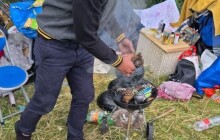 Bezdomovci si dělali ohýnek. Strážníci díky tomu našli hledaného