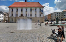 Mlžítka na Horním náměstí v Olomouci až příští rok po rekonstruci kašny