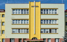 Biskupské oslavy vynesly 770 tisíc. Peníze pomohou domovu pro seniory