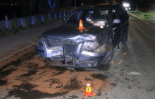 Vběhl jí do cesty a utekl. Čelní náraz dvou aut se obešel bez zranění