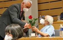 Hejtman se setkal s vězni nacistického režimu. Kraj jim přispěl na léky