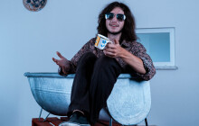 Interpret Tomáš Olišar vydává nový videoklip. Novinku natočil na jediný záběr