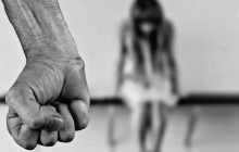 Čtyřicetiletý muž z Bruntálska týral svou družku. Případ řeší policie