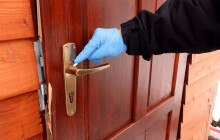 Policista zasáhl i mimo službu. Muž skončil za mřížemi