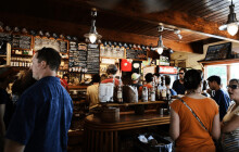 Zloděj vykradl bar v centru Přerova, způsobil škodu přes dvacet jedna tisíc korun