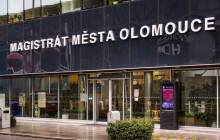 Všechny agendy magistrátu jsou v provozu s výjimkou živnostenského úřadu. Hackeři navíc napadli městské stránky