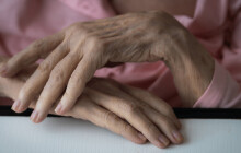 Epidemie oslabila i personál olomoucké charity, hledá pomoc k seniorům