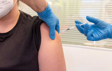 Mobilní očkovací tým na Jesenicku naočkoval o svátku stovky lidí