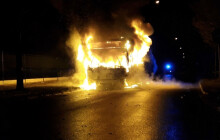 V Prostějově nad ránem hořel autobus. Požár způsobil statisícové škody