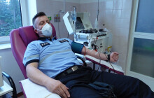 Olomoučtí policisté pomáhali ve fakultní nemocnici. Již tradičně v dubnu darovali krev