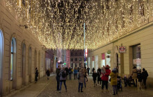 VIDEO: Netradiční pohled na vyzdobenou ulici 28. října