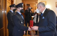 Zachránili život prodejci ryb, policisty teď ocenil primátor Prostějova