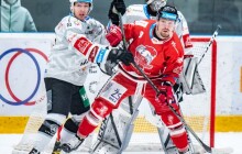 Důležitý souboj o místo v předkole play-off. Kohouti zajíždí do Karlových Varů